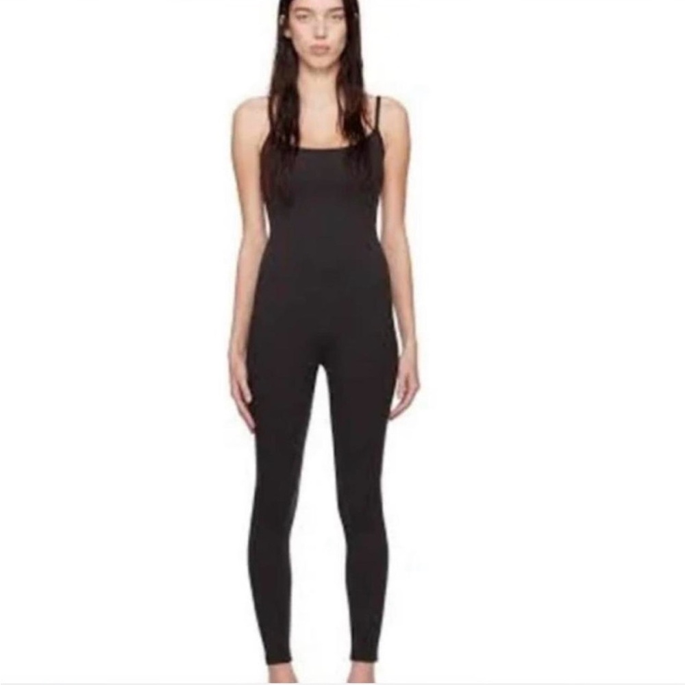SKIMS *NWT OUTDOOR CAMI CATSUIT | COLOR: WASHED ONYX | SIZE: M